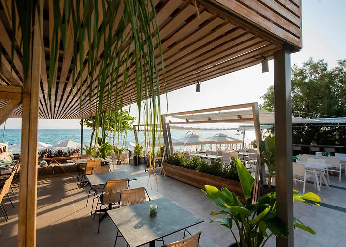 Hotel Ostria Sea Side 4*