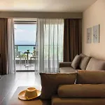 מלון Ostria Sea Side חניוטי