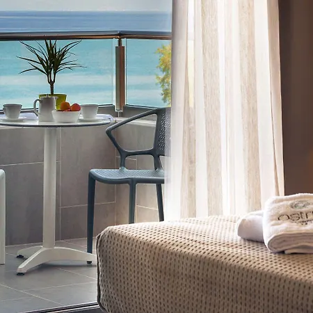 Ostria Sea Side 4* 하니오티