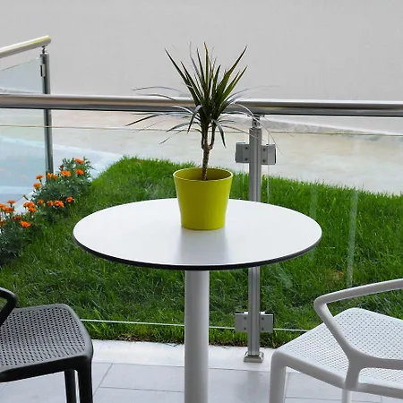 فندق Ostria Sea Side 4*