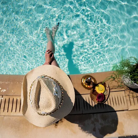 Ostria Sea Side هانيوتي