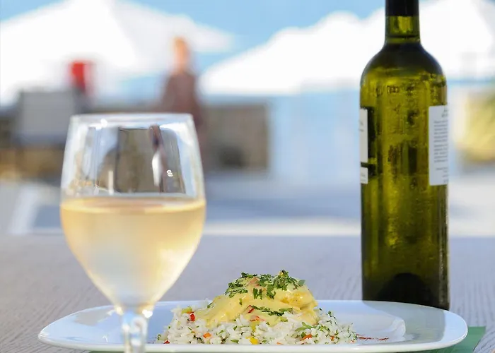 Ostria Sea Side Hotel 4*