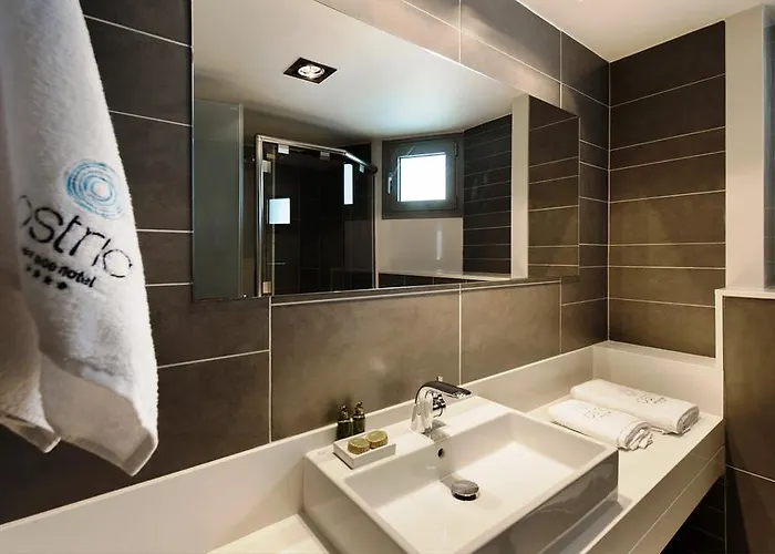 Ostria Sea Side Hotel 4*